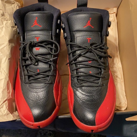 Jordan Bred 11s Size 12 - Picture 2 of 4